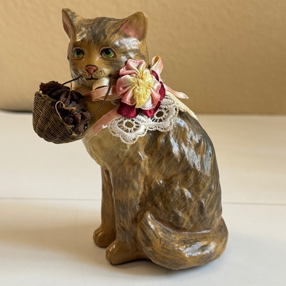 Katherine's Collection Silver Lake Cat Figurine Lace Ribbon Flower Basket 5in